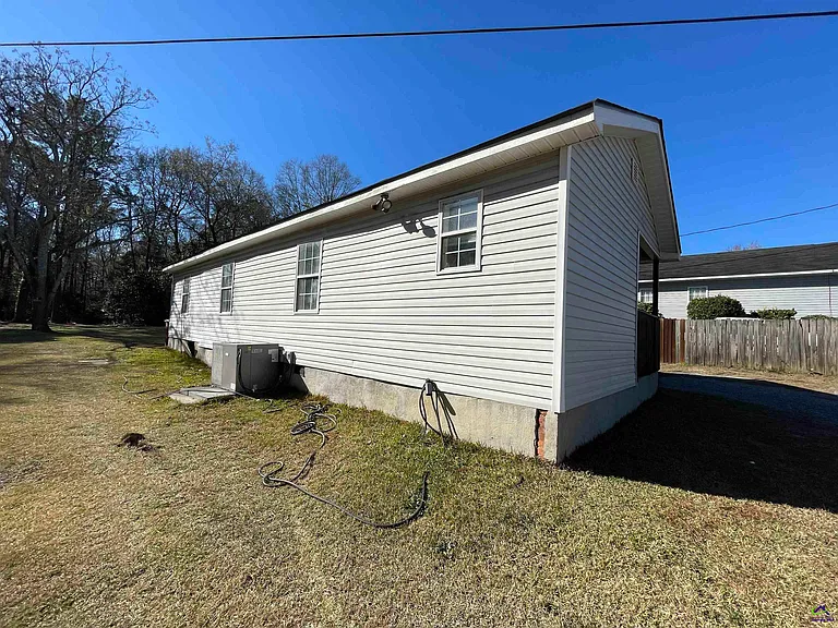 1235 Boone St — Photo 7