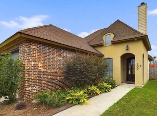 300 Highland View Dr, Youngsville, LA 70592