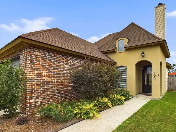 300 Highland View Dr, Youngsville, LA 70592