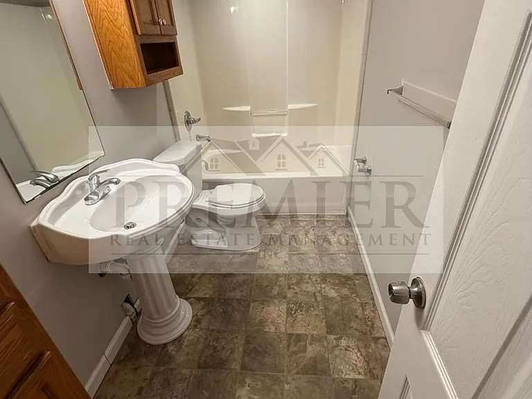 504 Westwood Dr — Photo 19