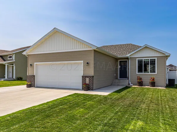 6147 66th St S, Fargo, ND 58104