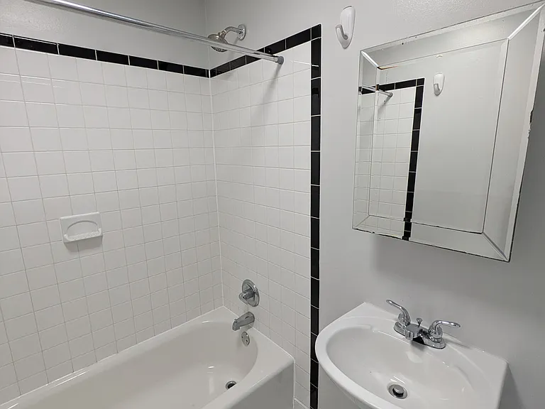 3302 Kensington Ave #3302 — Photo 9
