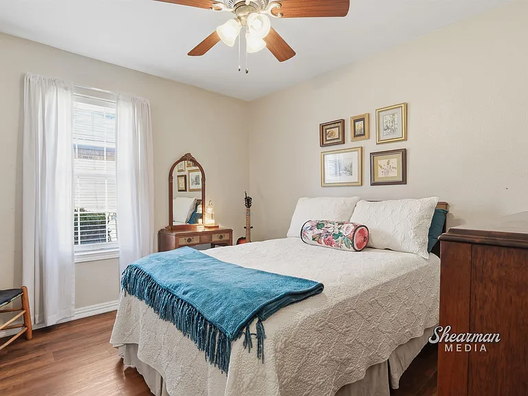 1215 Amherst St — Photo 21