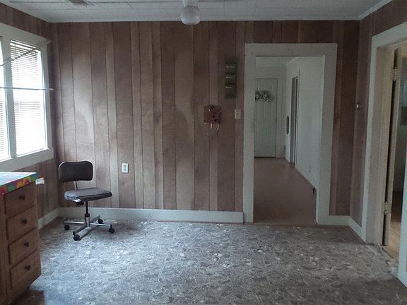 5th image of 710 Prairie St