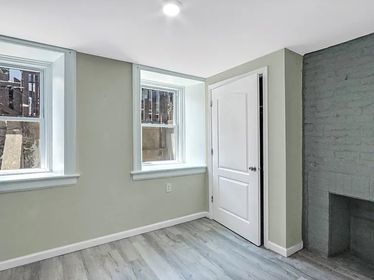 136 Johnston St #1 — Photo 3