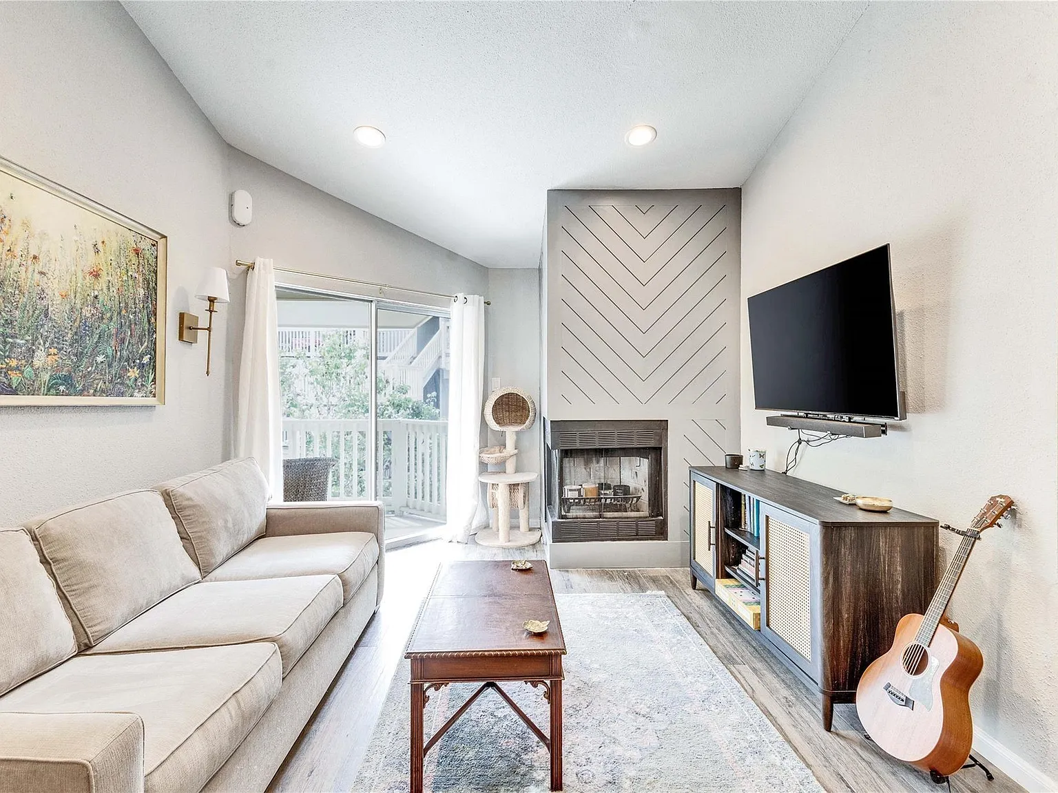 1 bed, 1.0 bath, 704 sqft, $1,400 — Photo 2
