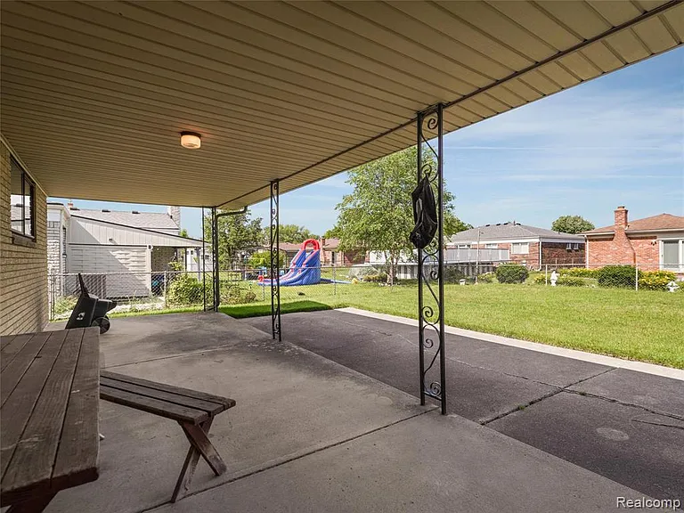 28506 Steele Dr — Photo 36