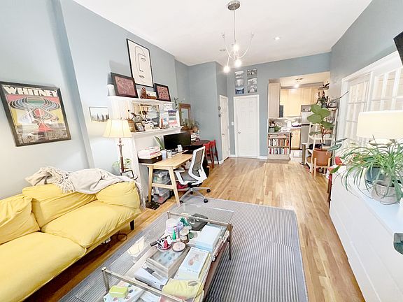 2nd image of 22 W 90th St APT 4F