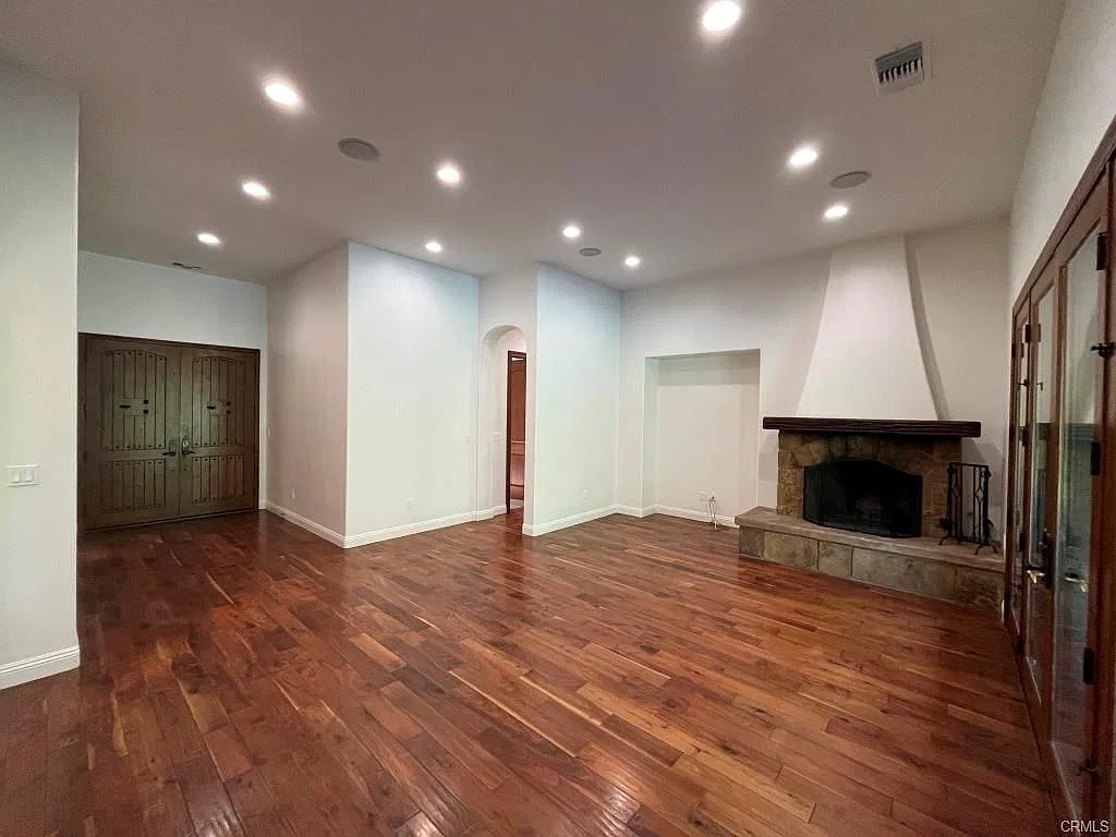4 bed, 3.5 bath, 2579 sqft, $7,500 — Photo 3