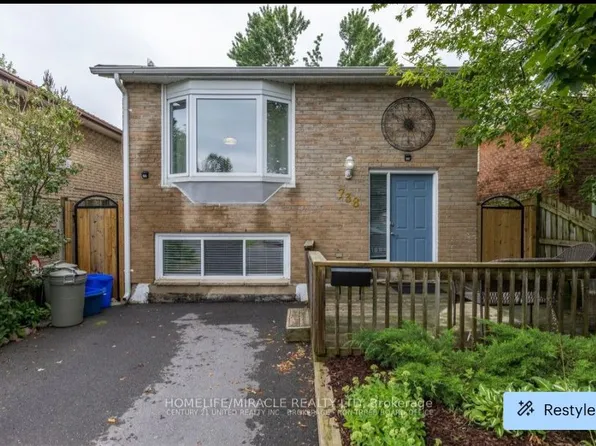 738 Mountain Ash Rd, Peterborough, ON K9J 8K1