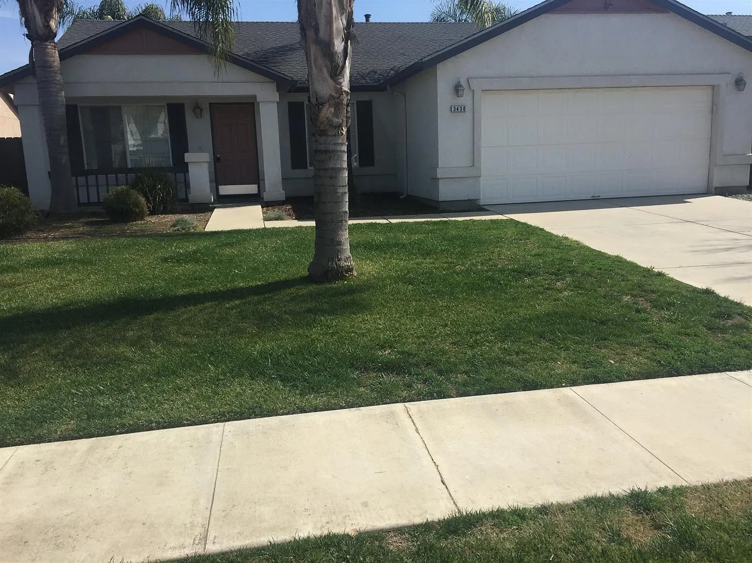 3430 N Minden St photo 1