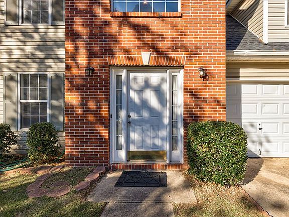3rd image of 6730 Manor Creek Dr