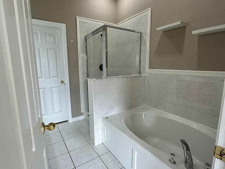 2011 Strathmill Dr #2011 — Photo 13