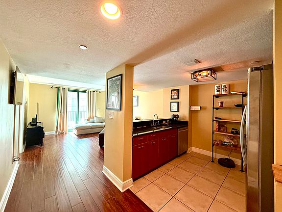 5th image of 300 S Duval St Unit 710