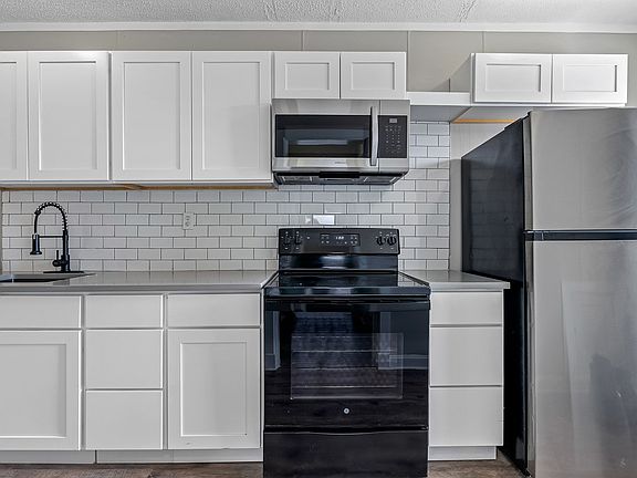 3rd image of 104 S Armenia Ave APT 8