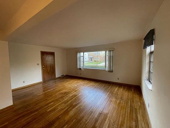 2nd image of 1722 & 1724 Liberty Dr #1722