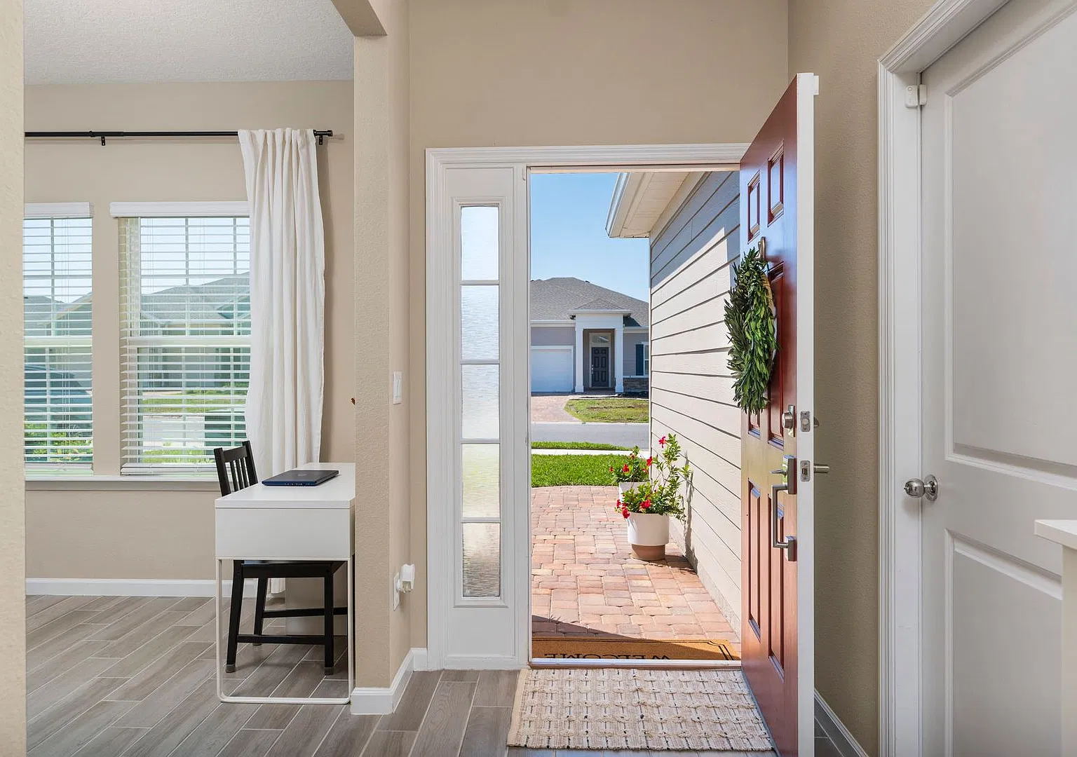 Like-New Home in a Peaceful Neighborhood — Photo 4