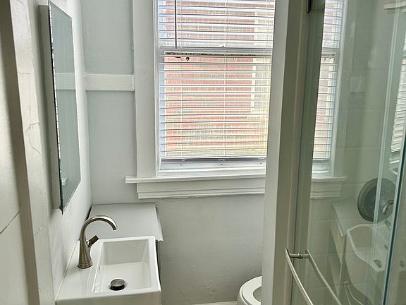 4th image of 6515 Clayton Ave APT 1W