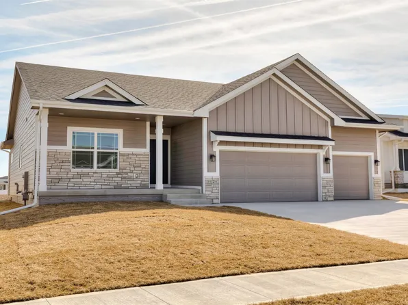 1029 Westridge St SW, Bondurant, IA 50035