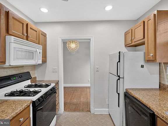 3rd image of 7547 Ardwick Ardmore Rd