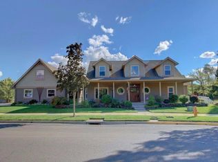 1021 Twin Creeks Xing, Central Pt, OR