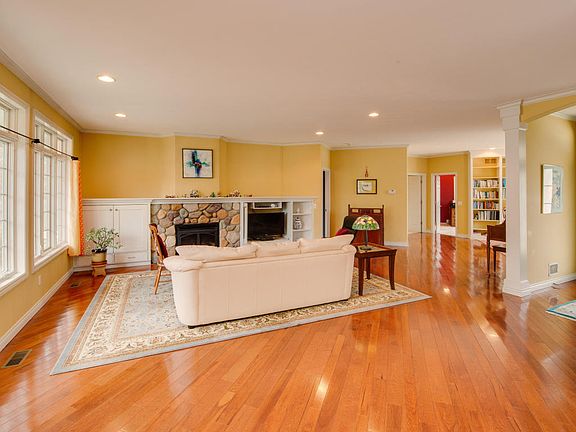 5th image of 5430 Misty Creek Dr