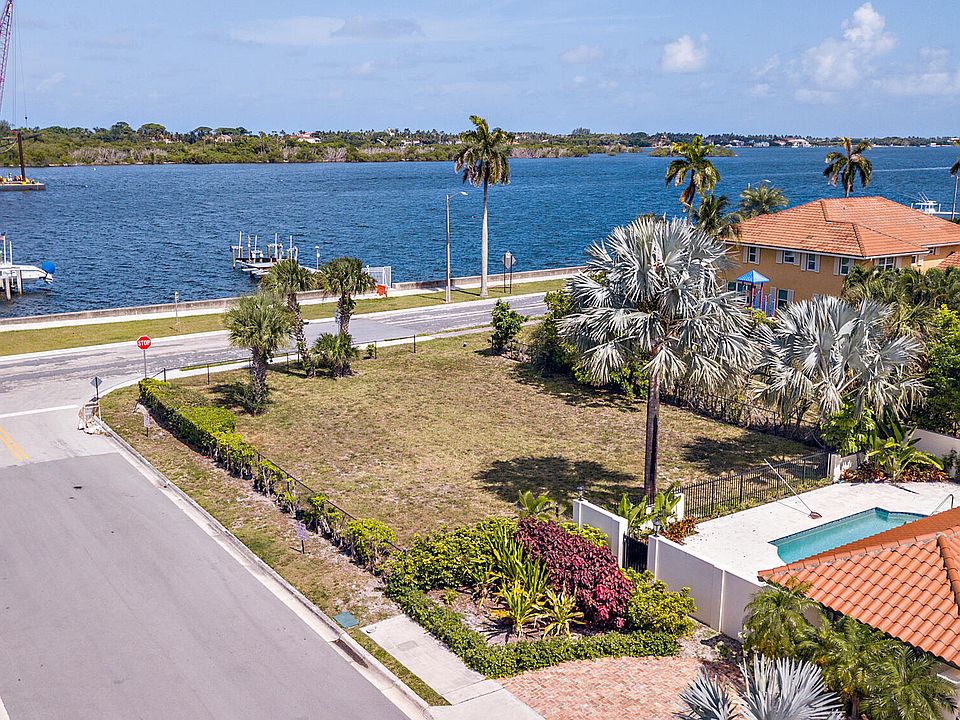 1st image of 102 Flagler Promenade N