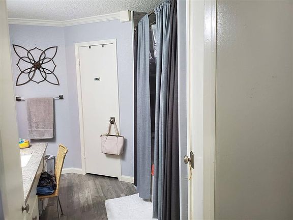 5th image of 6011 Maywood Forest Dr