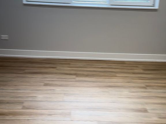4th image of 3729 W Belmont Ave #202