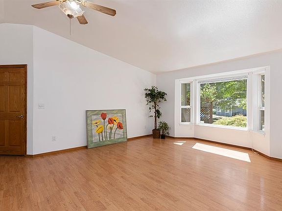 3rd image of 13715 98th Avenue Ct NW
