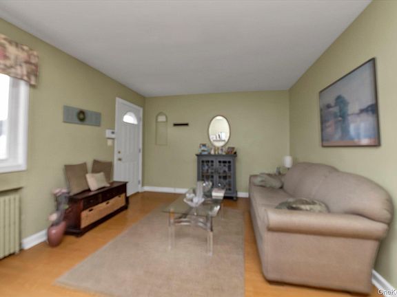 4th image of 87 Powell Avenue