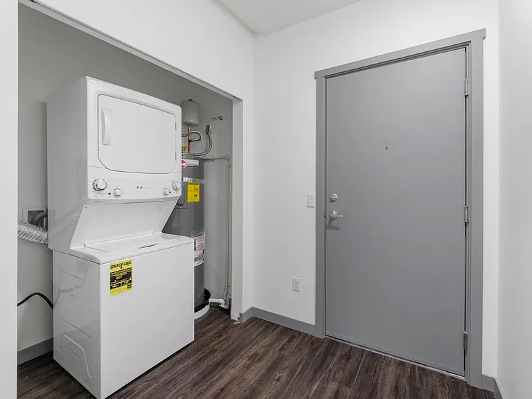 2 Bedroom Vaulted Ceilings