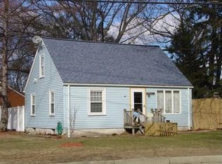 107 Strawberry Field Rd, Warwick, RI 02886