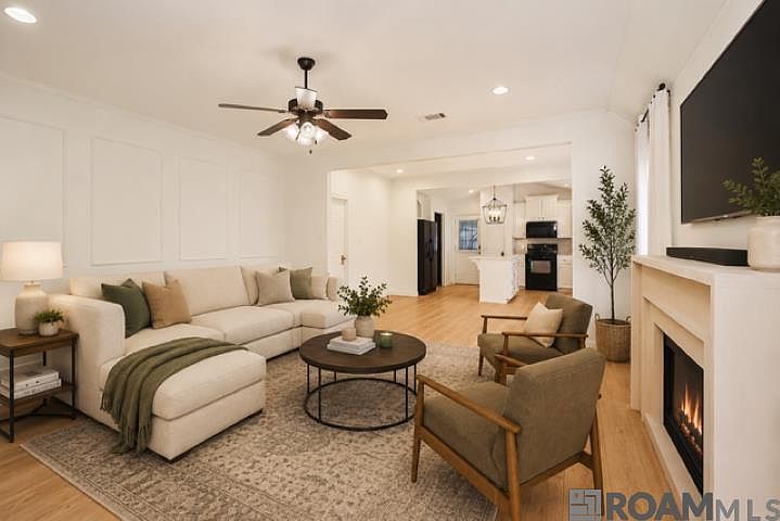 1st image of 40474 Bailey Dr
