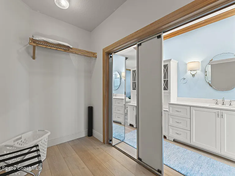 3553 Washington Ave S #7 — Photo 48