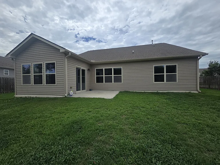 1301 Chimney Ridge Dr — Photo 5