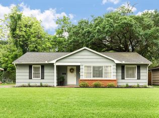 318 Wisteria St, Lake Jackson, TX 77566