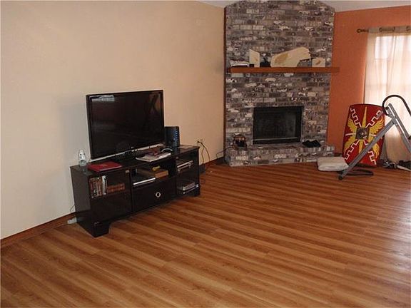 2nd image of 637 Lasalle Dr