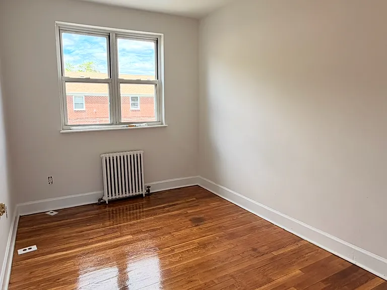 67-80 223rd Pl #2C — Photo 5