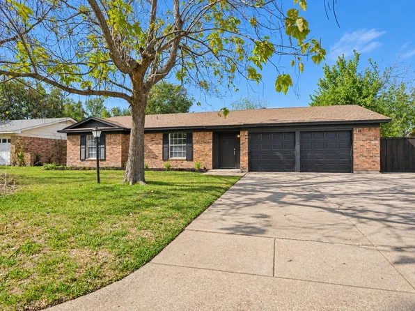 1110 Johnson St, Benbrook, TX 76126