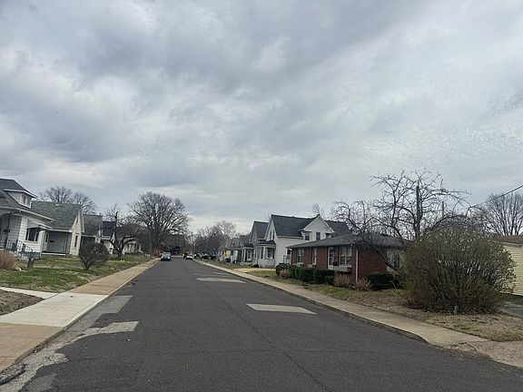 5th image of 908 Highland Ave