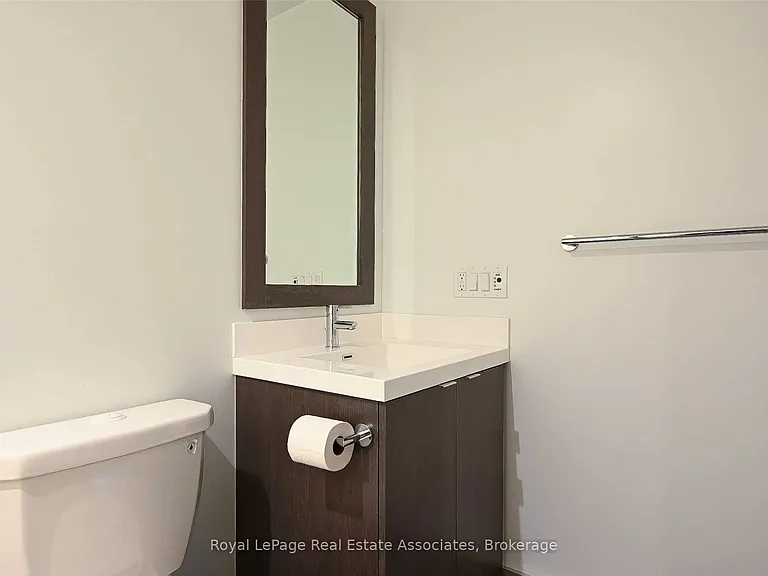 9 Mabelle Ave #922 — Photo 12