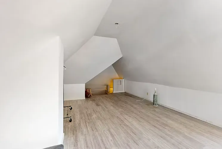 Finished upper extra large rm with gym.