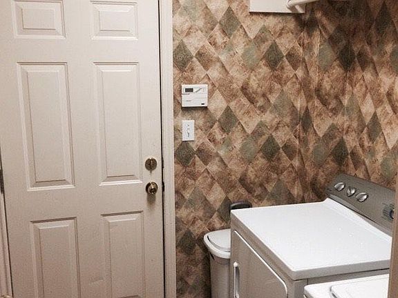 2085 rosewood-laundry room_06032016