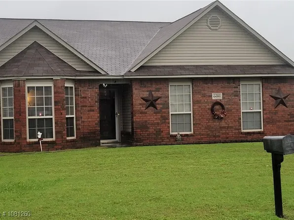 600 S 38th St, Van Buren, AR 72956