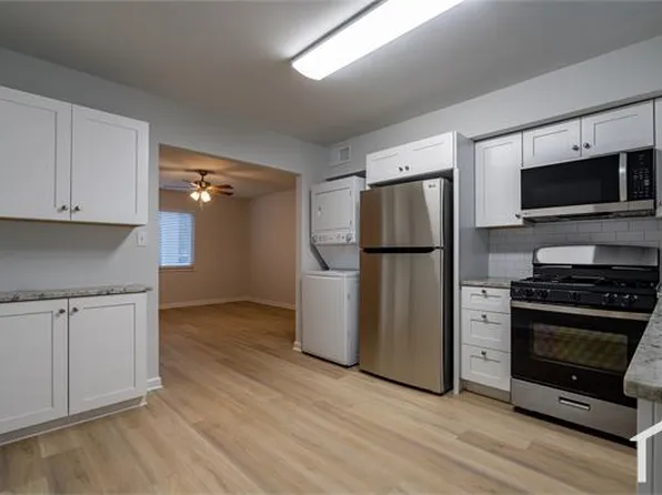 760 Davis Cir SW APT 2, Marietta, GA 30008