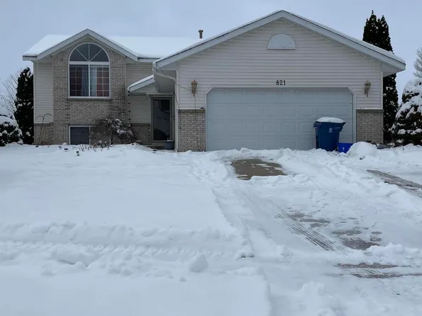 821 Valley Ave, Fremont, MI 49412