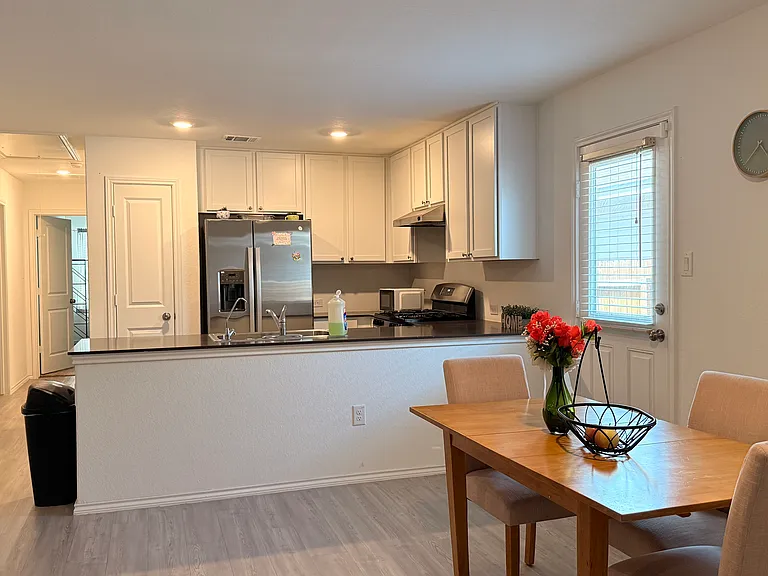 7707 Chancery Gate — Photo 6