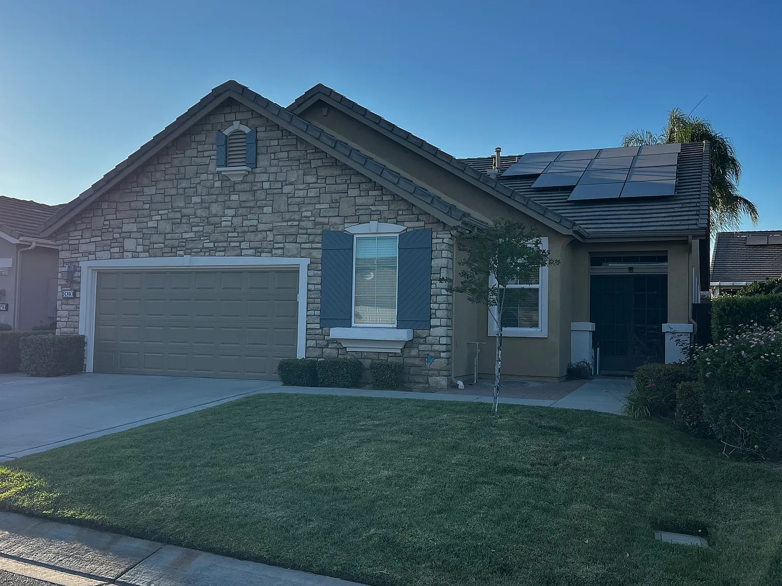 3 bed, 2074 sqft, $2,800 — Photo 2
