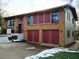 2811 30th St, Moline, IL 61265